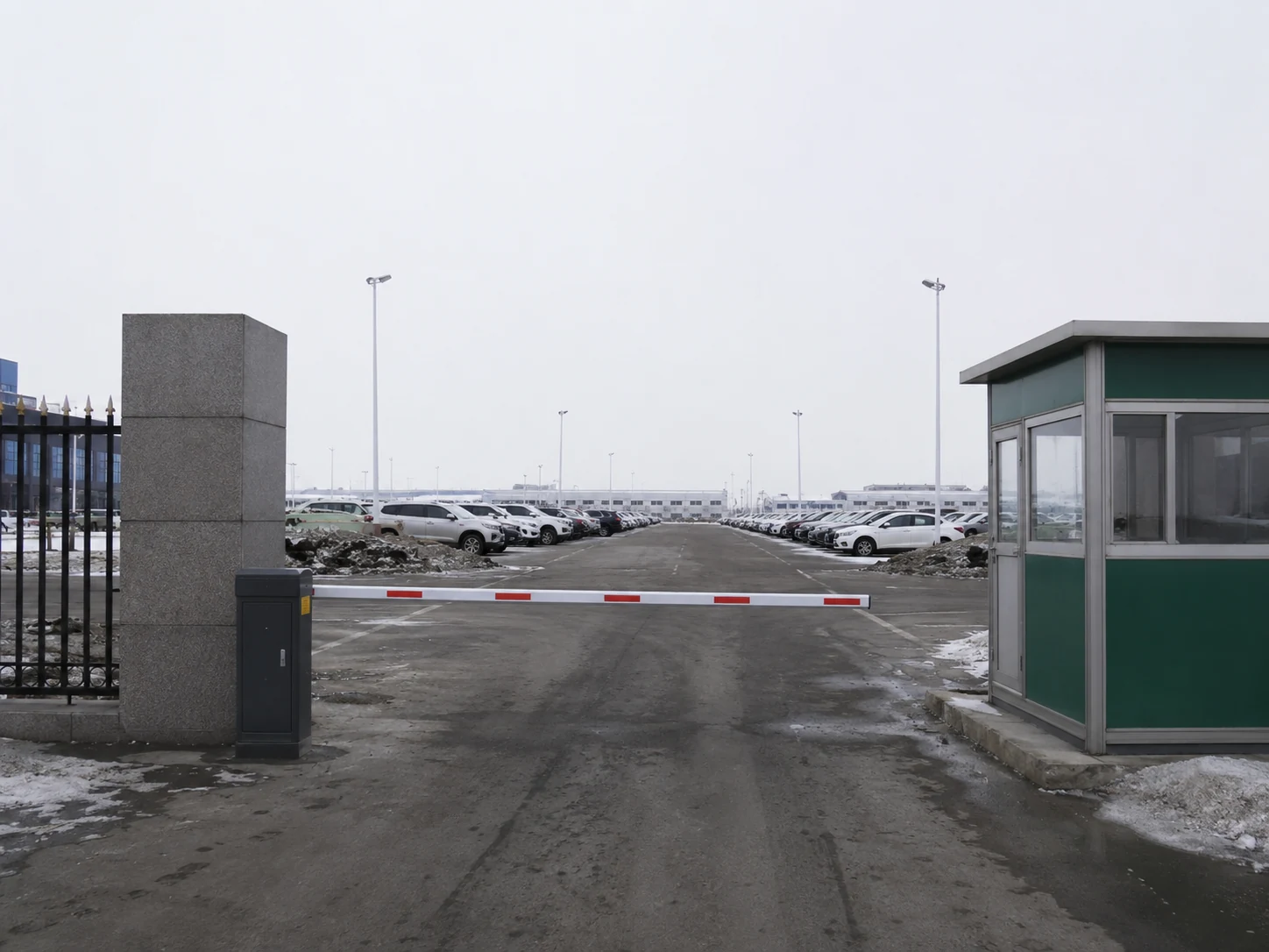 Въезд на автомобильную площадку