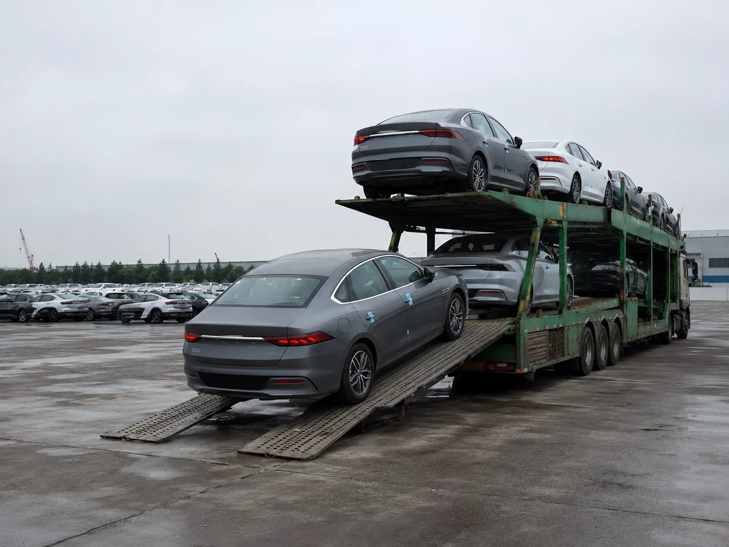 Погрузка автомобилей на автовоз