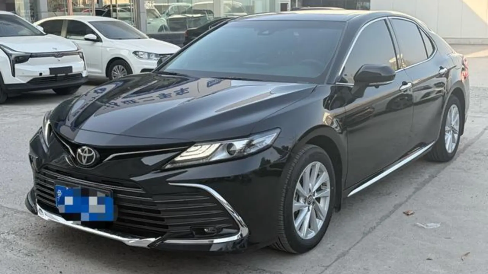 Автомобиль с пробегом на площадке в Китае